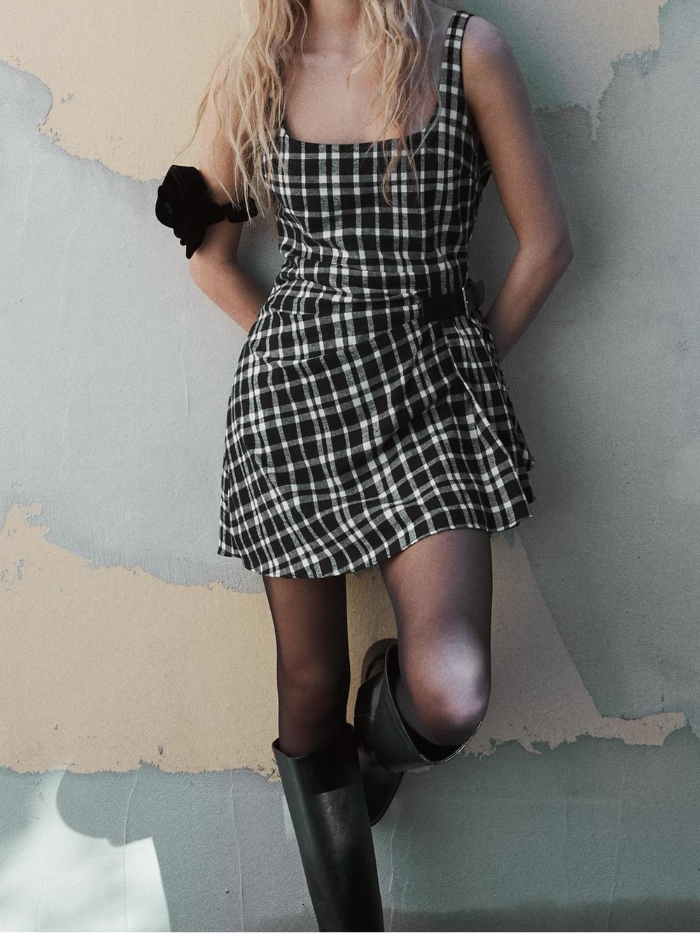 Zara Women’s Short Belted Black/Ecru Plaid Short Dress Size L